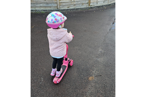 best gifts for four-year-olds indybest review Hurtle 3-wheeled scooter with seat and light-up wheels